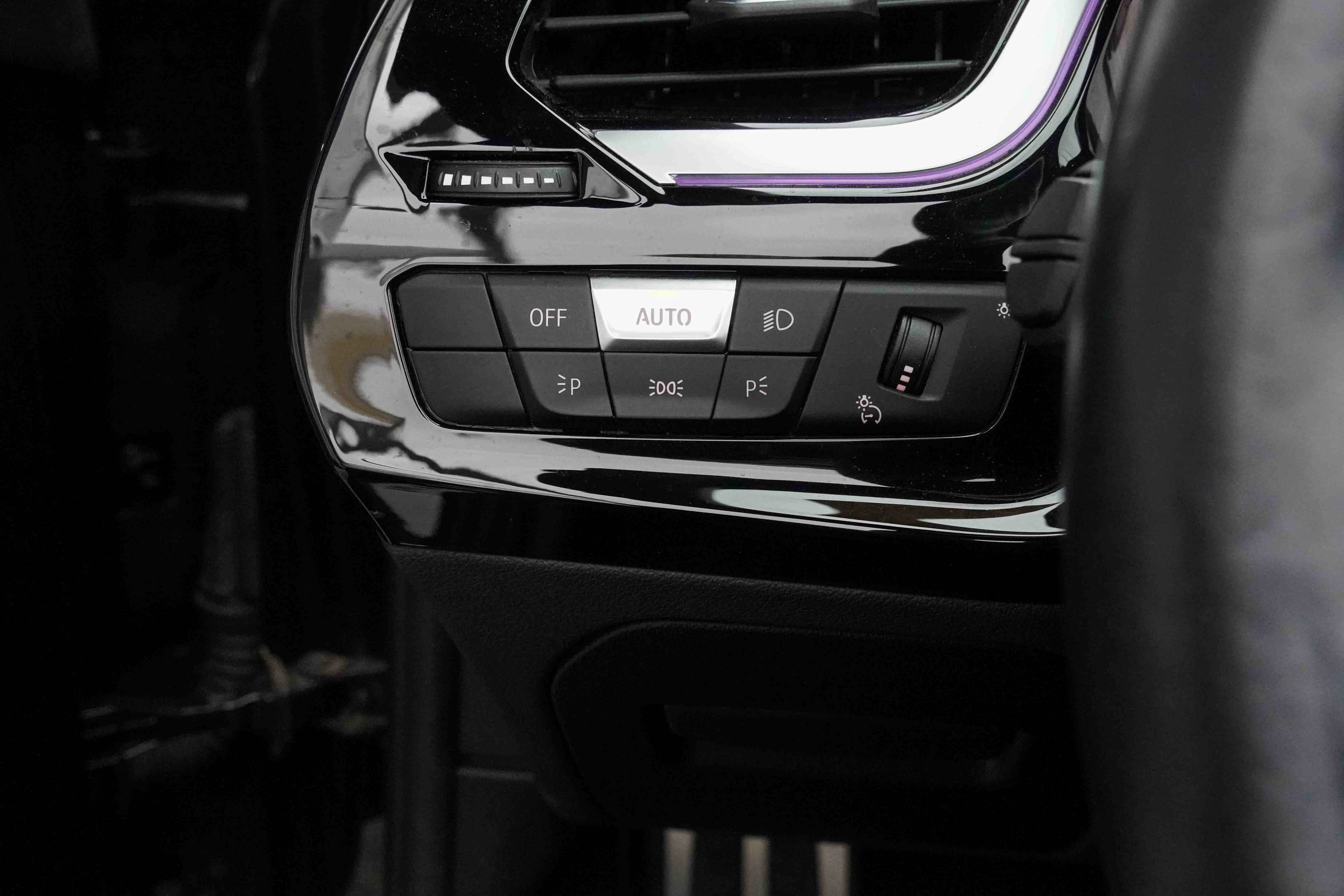 Used 2024 BMW Z4 sDrive30i w/ Shadowloine Package image 17