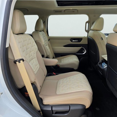Certified 2025 Nissan Armada Platinum Reserve AWD/4WD image 21
