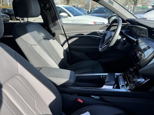 Used 2023 Audi e-tron Premium Plus image 28