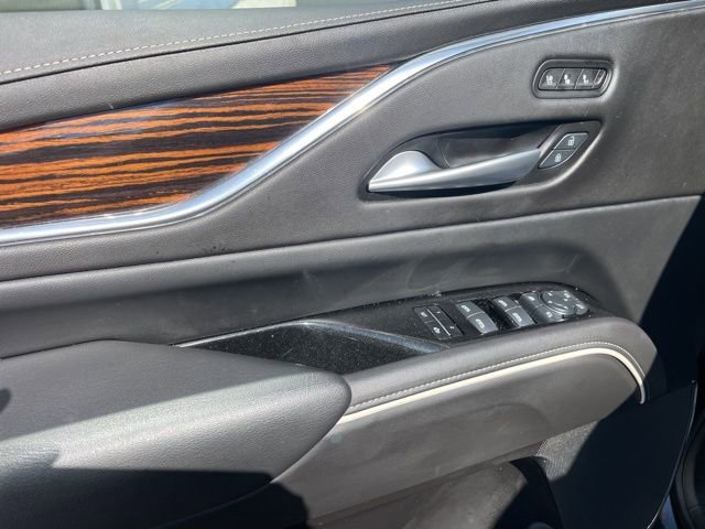 Used 2024 Cadillac Escalade Premium Luxury image 18