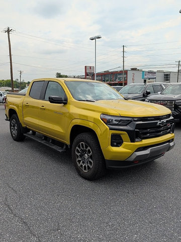 Used 2023 Chevrolet Colorado Z71 w/ Z71 Convenience Package 2 AWD/4WD image 3