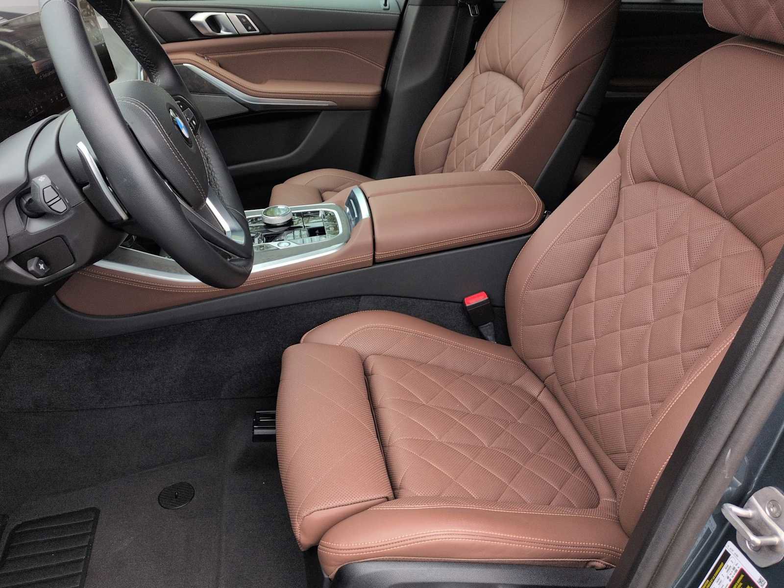 Certified 2025 BMW X5 xDrive40i w/ Executive Package image 14