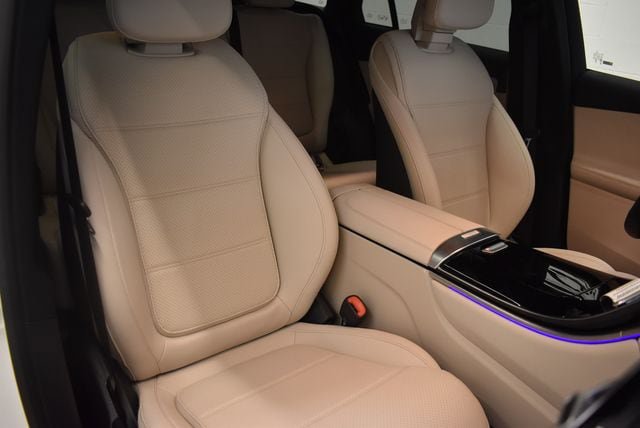New 2027 Mercedes-Benz GLC 350e 4MATIC image 6