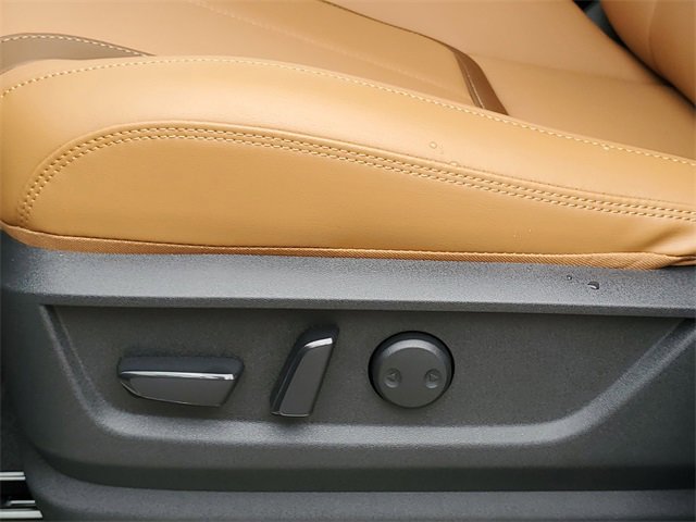 New 2025 Nissan Armada SL w/ Captain's Chari Seat Package image 6