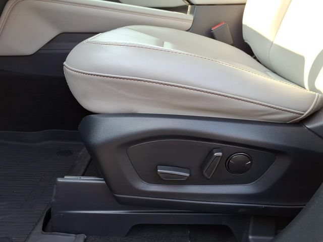 Certified 2025 Ford Explorer Active w/ Active Comfort Package AWD/4WD image 15