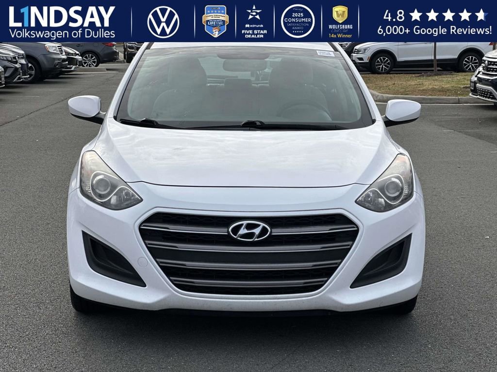 Used 2016 Hyundai Elantra GT image 2