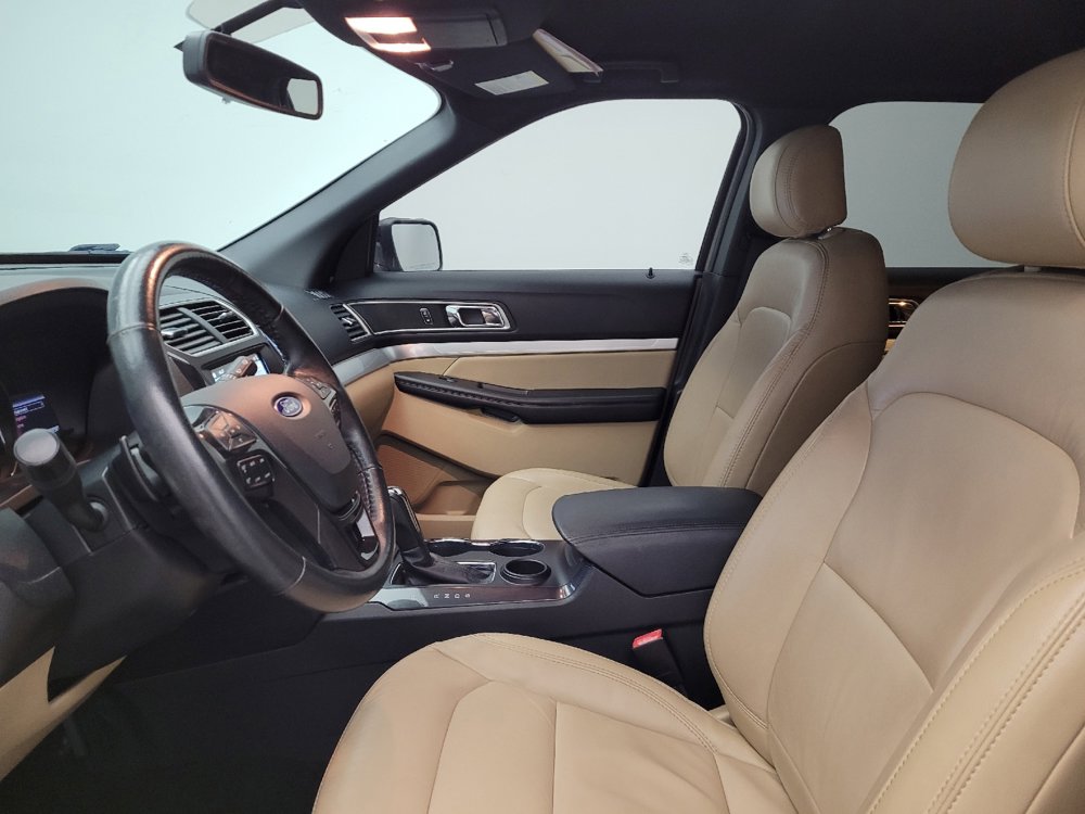 Used 2017 Ford Explorer XLT w/ Equipment Group 202A image 17