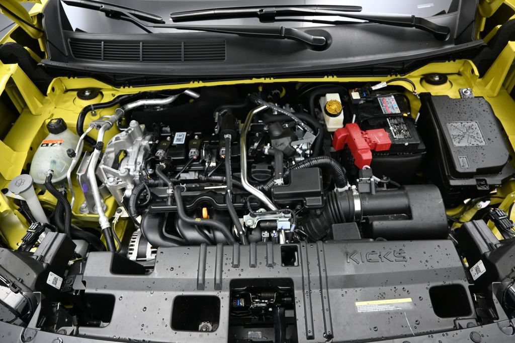 Used 2025 Nissan Kicks SR w/ SR Premium Package FWD image 28