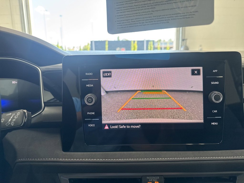 Certified 2025 Volkswagen Taos SE image 22