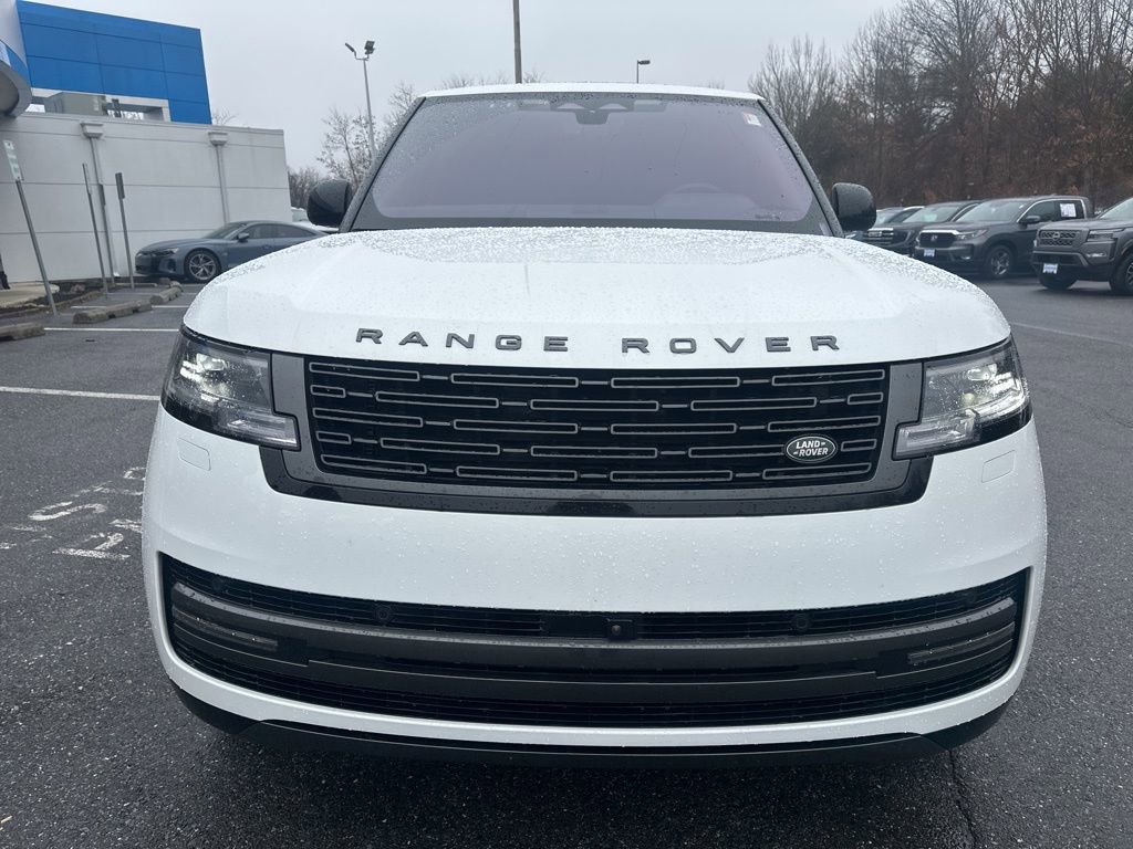 Used 2023 Land Rover Range Rover SE image 2