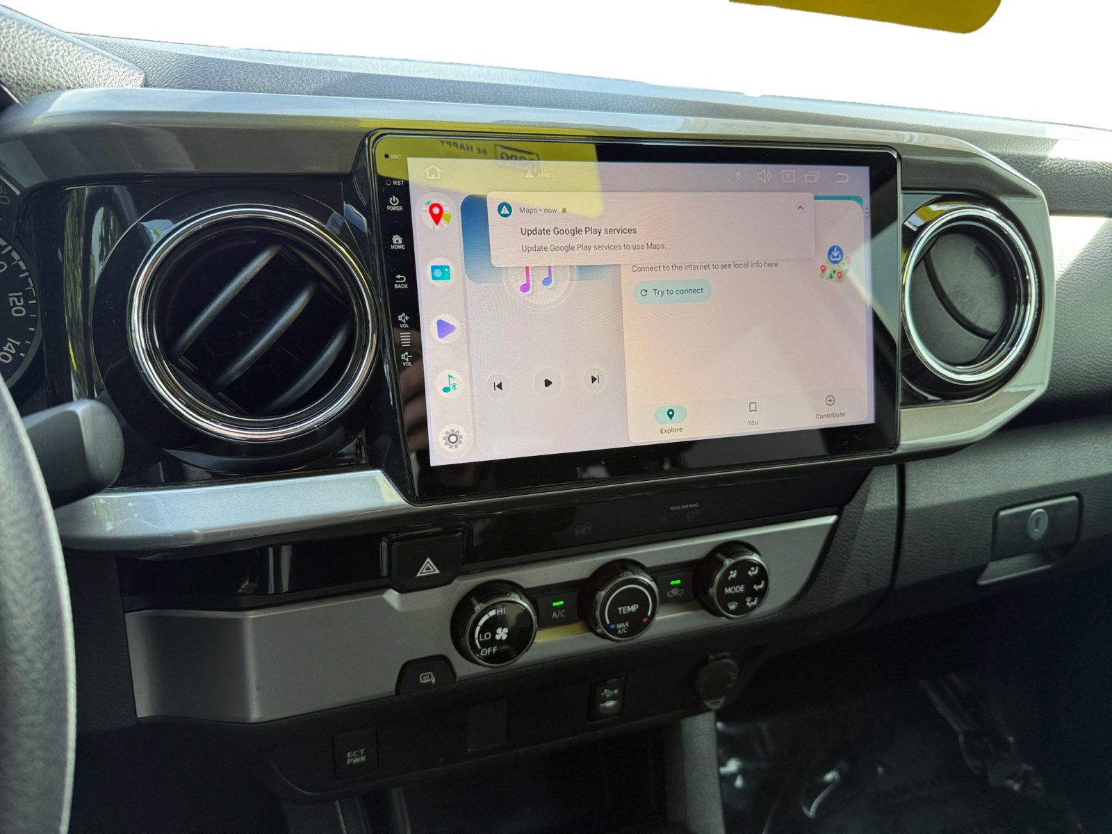 Used 2018 Toyota Tacoma SR w/ SR Convenience Package RWD image 12