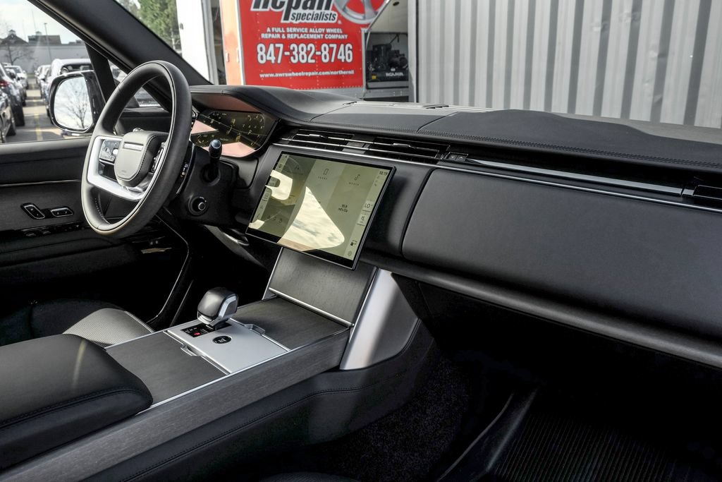 New 2026 Land Rover Range Rover SV AWD/4WD image 24