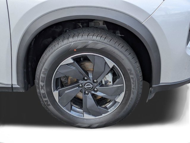 Used 2024 Nissan Rogue SV AWD/4WD image 10