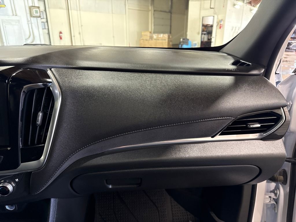 Certified 2022 Chevrolet Traverse High Country w/ LPO, 'HIT The Road' Package image 11