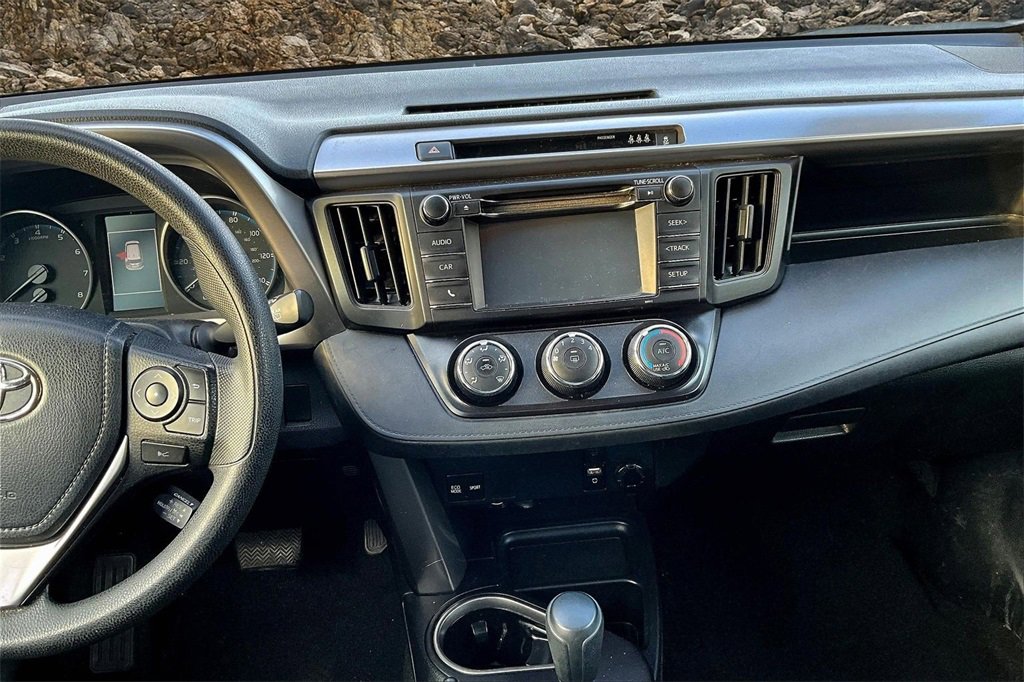 Used 2018 Toyota RAV4 LE w/ Carpet Mat Package image 6