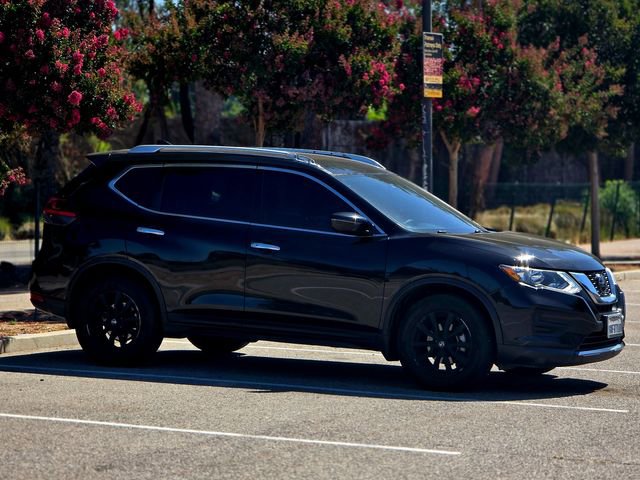 Used 2020 Nissan Rogue SV image 7