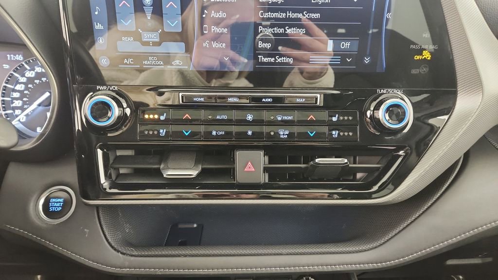 Used 2021 Toyota Highlander Limited image 18