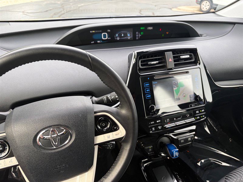 Used 2017 Toyota Prius Three FWD image 29