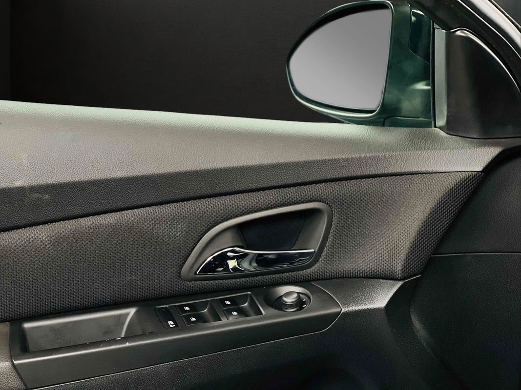 Used 2013 Chevrolet Cruze LT w/ All-Star Edition image 26