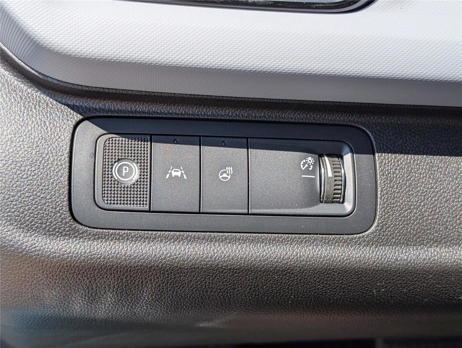 New 2027 Chevrolet Bolt RS w/ Technology Package FWD image 17