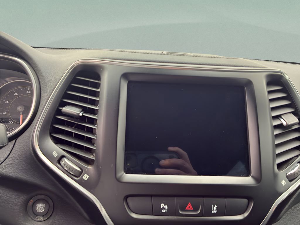 Used 2021 Jeep Cherokee Latitude Lux w/ Sun & Sound Group image 15