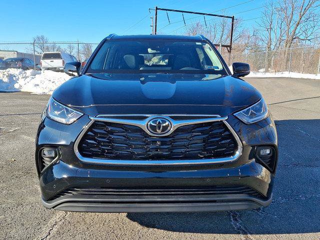 Certified 2026 Toyota Highlander Limited AWD/4WD image 30