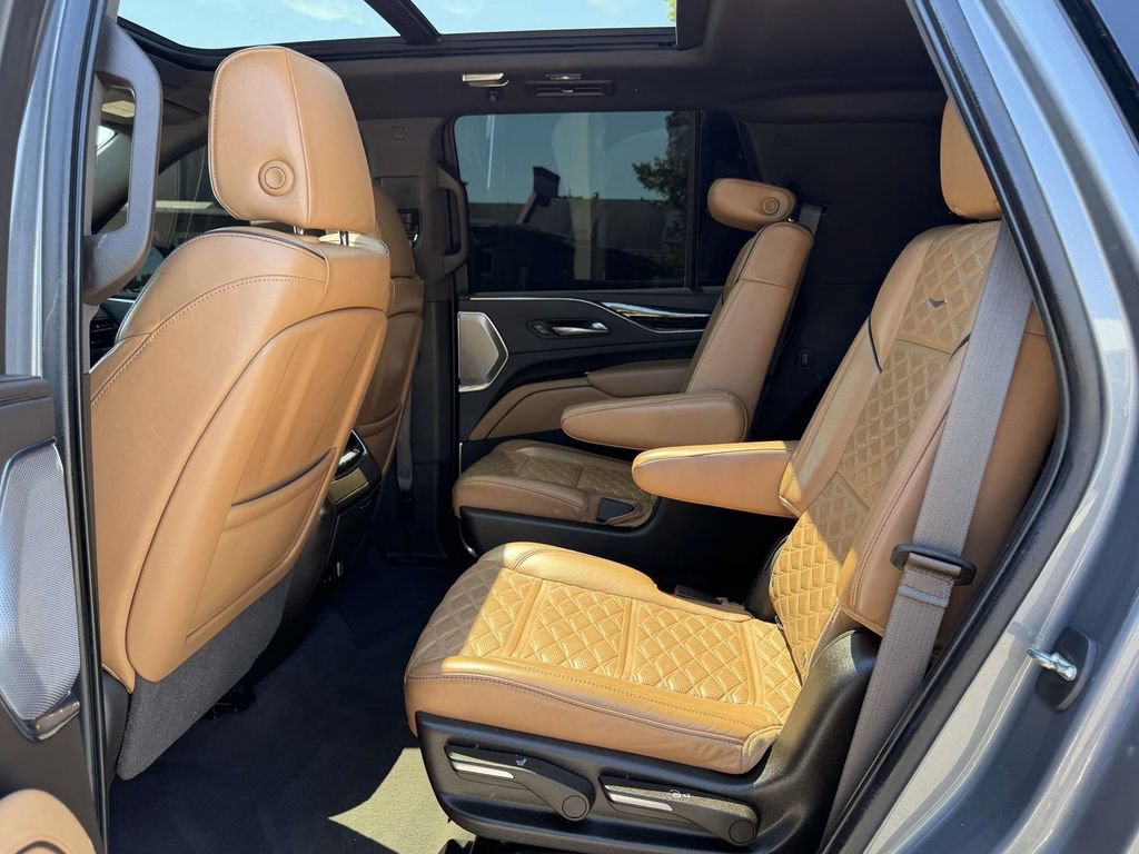 Used 2021 Cadillac Escalade Sport w/ Driver Assist Tech Package AWD/4WD image 15