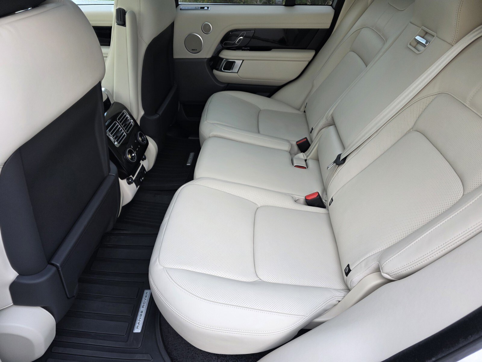 Used 2021 Land Rover Range Rover P525 Westminster Edition AWD/4WD image 14