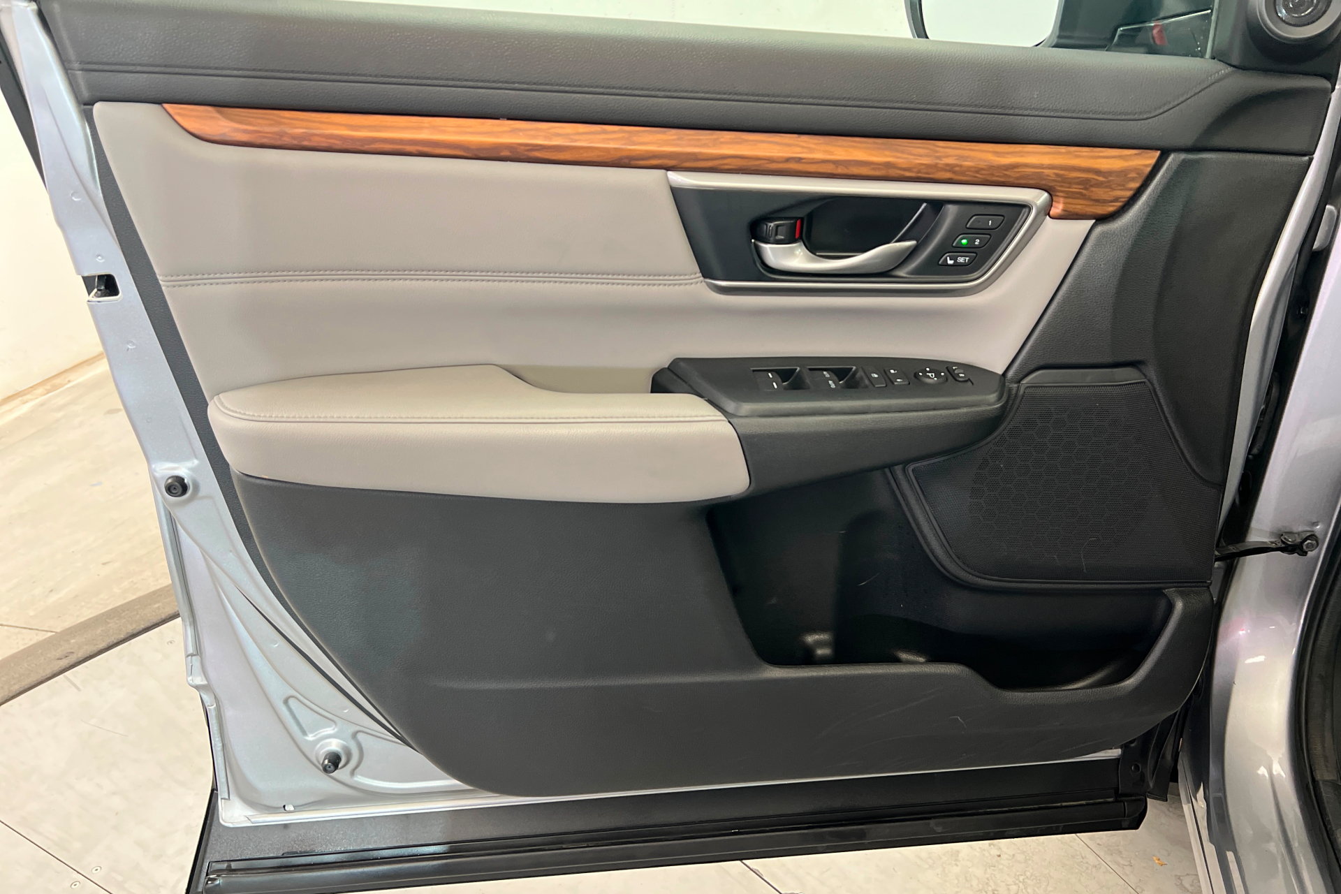 Used 2022 Honda CR-V Touring image 14