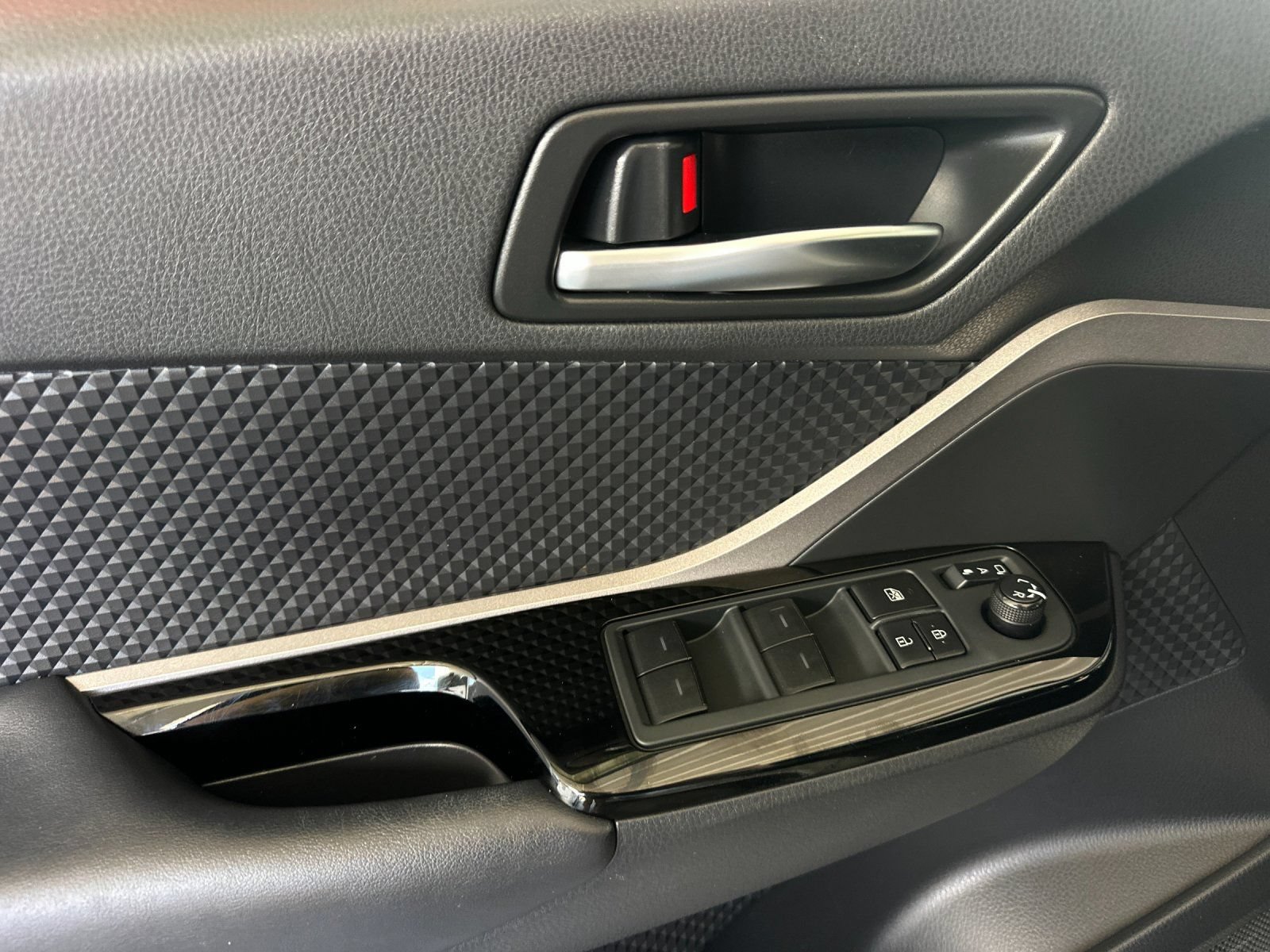 Used 2021 Toyota C-HR Nightshade FWD image 10