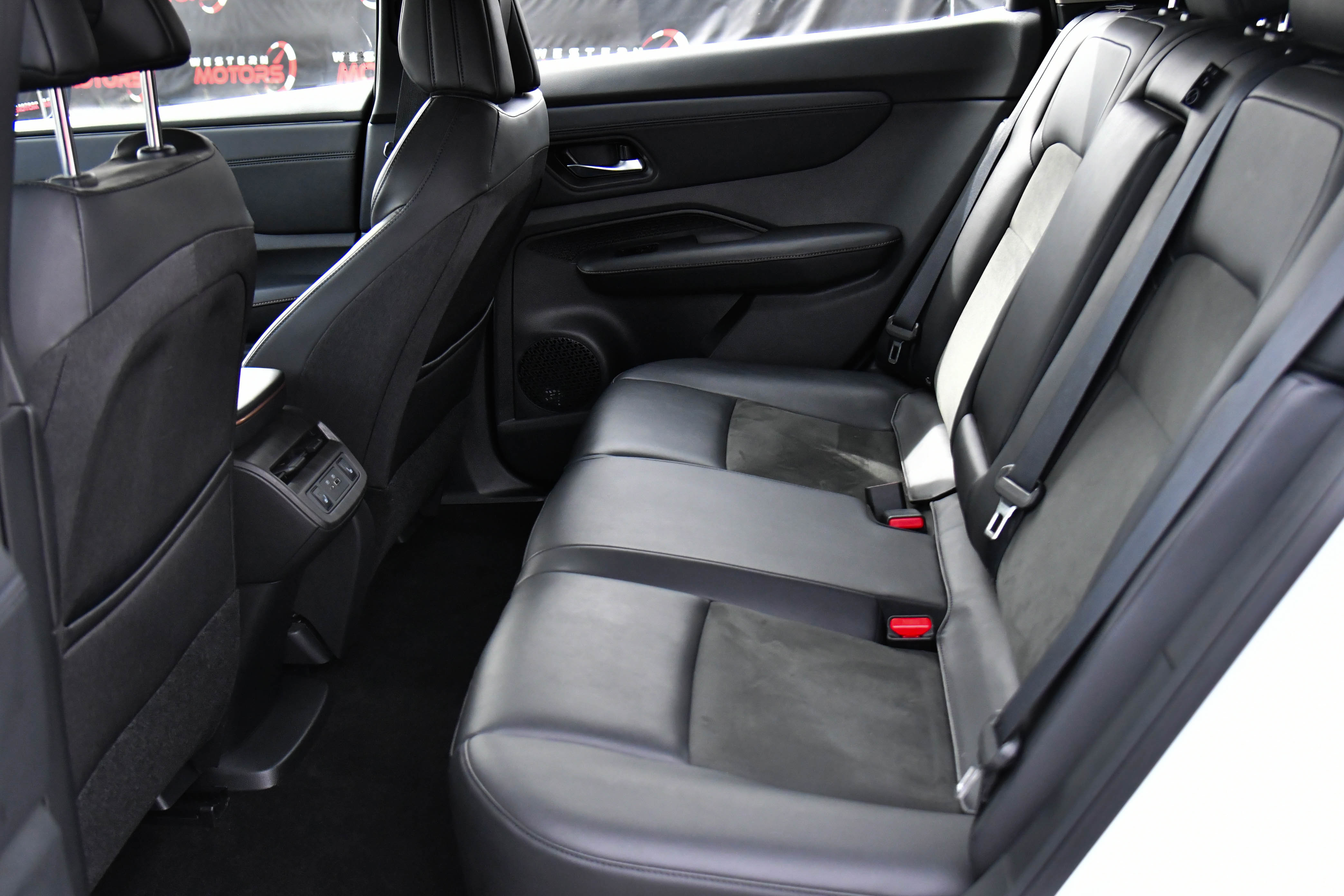 Used 2023 Nissan Ariya AWD image 41