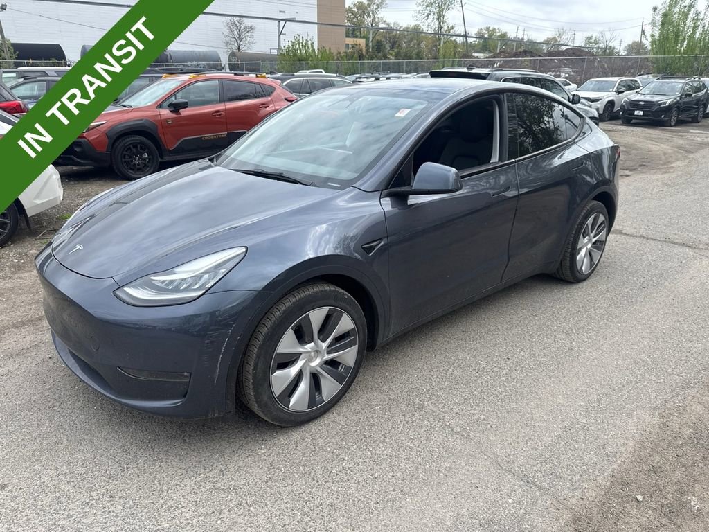 Used 2023 Tesla Model Y Long Range AWD/4WD image 1