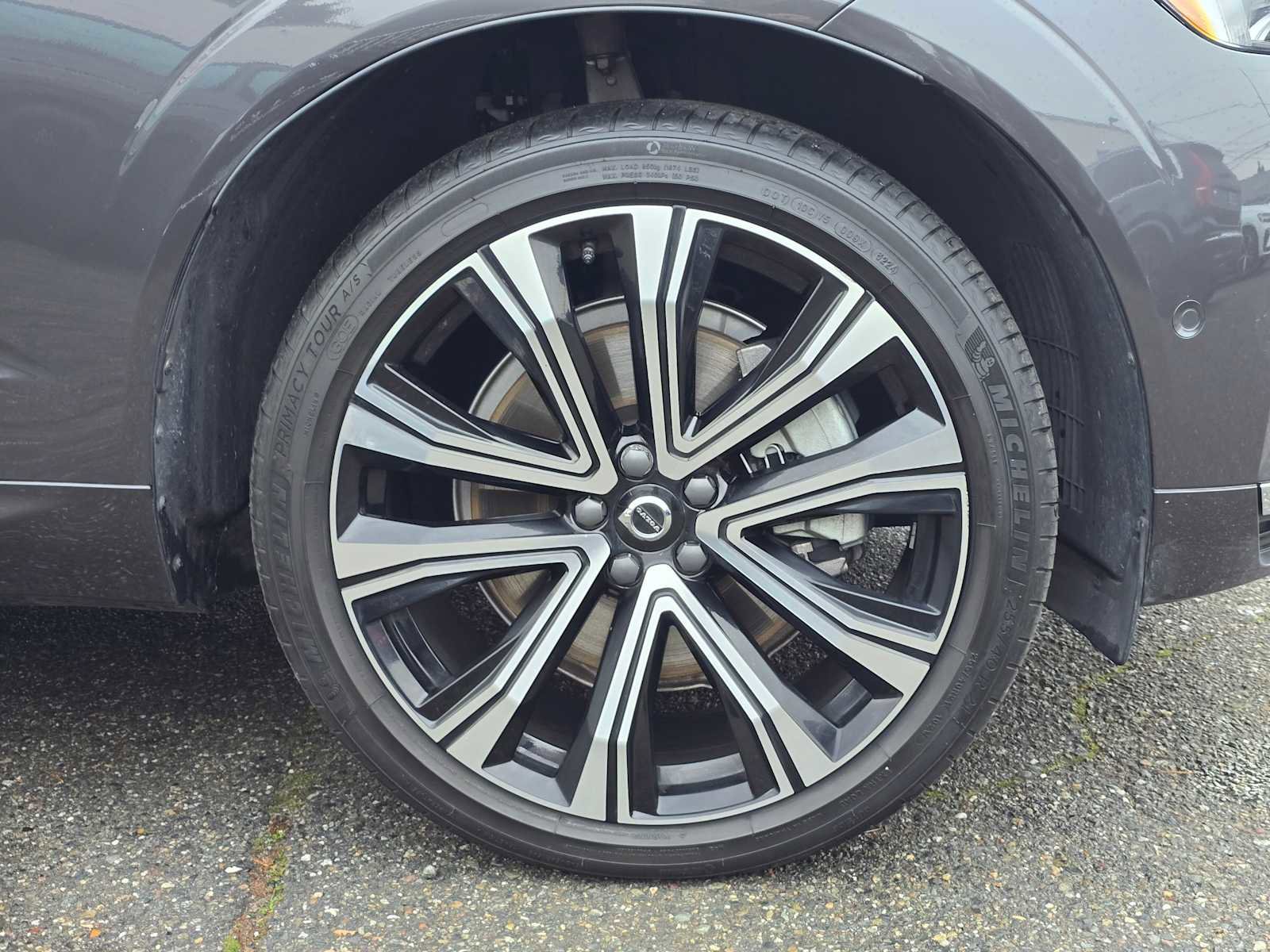 Certified 2023 Volvo XC60 T8 Ultimate w/ Climate Package image 9