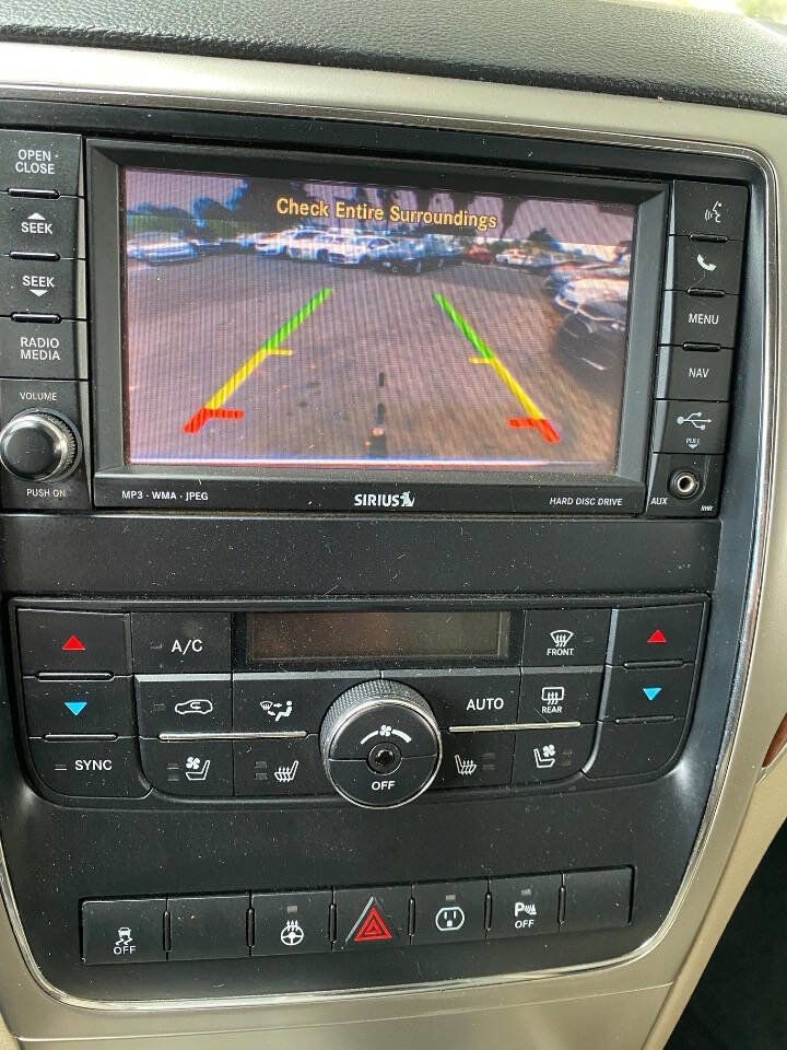 Used 2013 Jeep Grand Cherokee Limited w/ Luxury Group II image 17