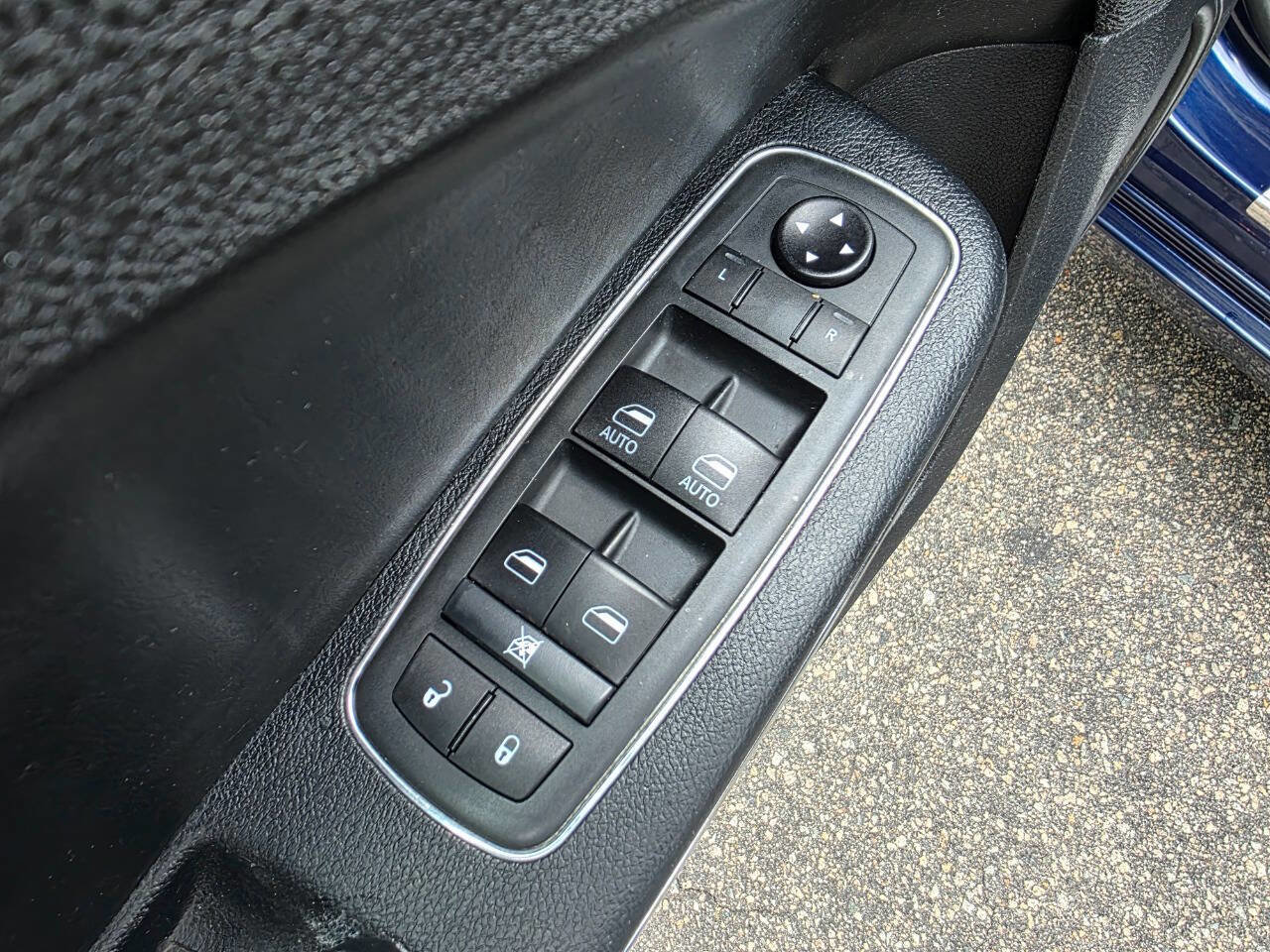 Used 2014 Dodge Charger SE w/ Sport Appearance Group image 10