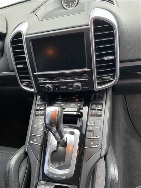 Used 2012 Porsche Cayenne image 7