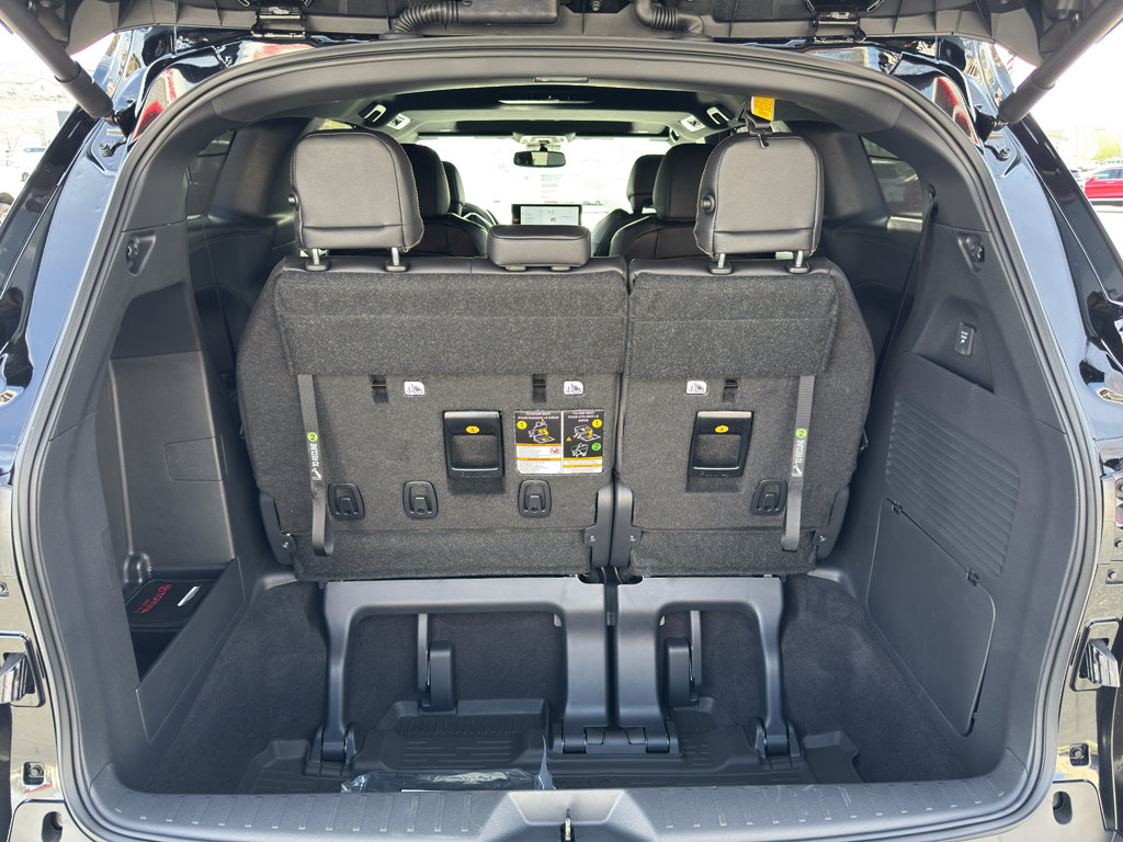 New 2026 Toyota Sienna XLE Woodland Edition image 7