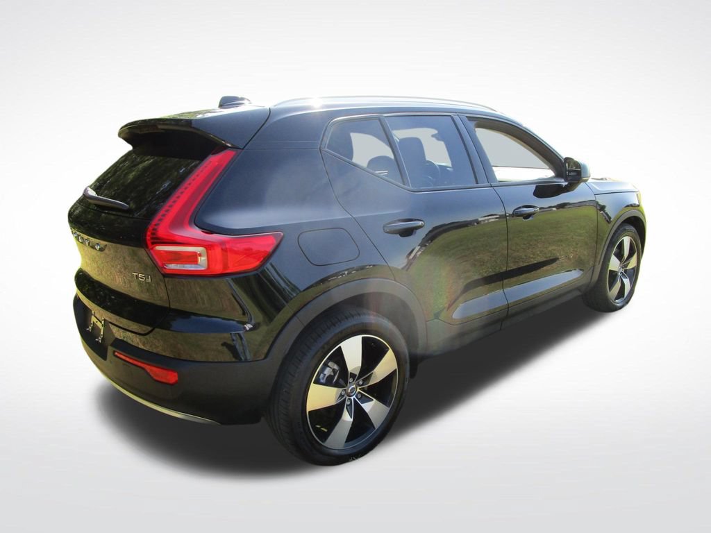 Used 2022 Volvo XC40 T5 Momentum AWD/4WD image 9