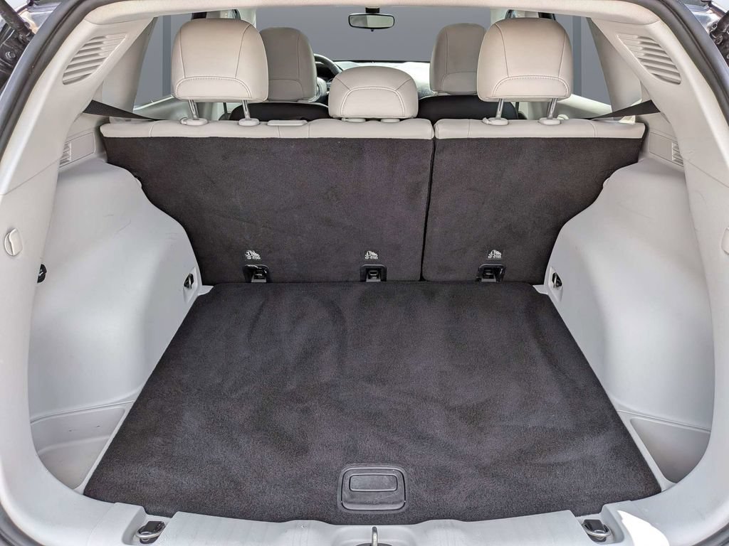 Used 2019 Jeep Compass Latitude FWD image 14