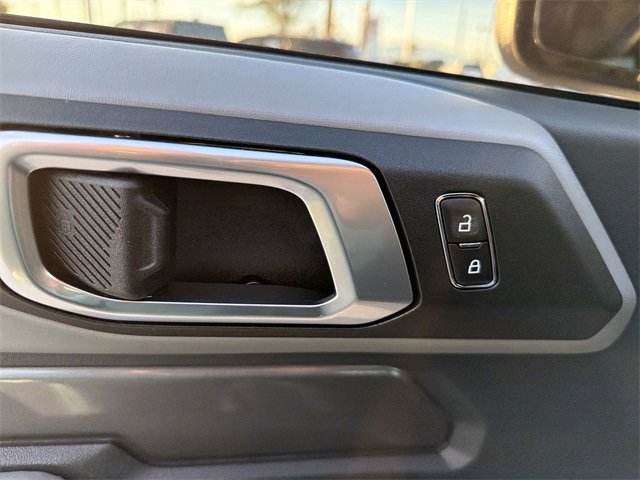 Used 2023 Ford Bronco Badlands image 10
