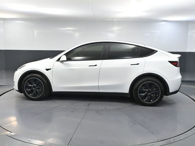 Used 2022 Tesla Model Y Long Range image 8