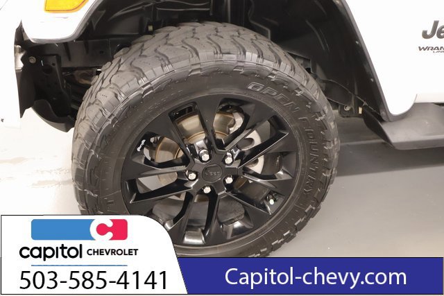 Used 2022 Jeep Wrangler Unlimited Sahara AWD/4WD image 8