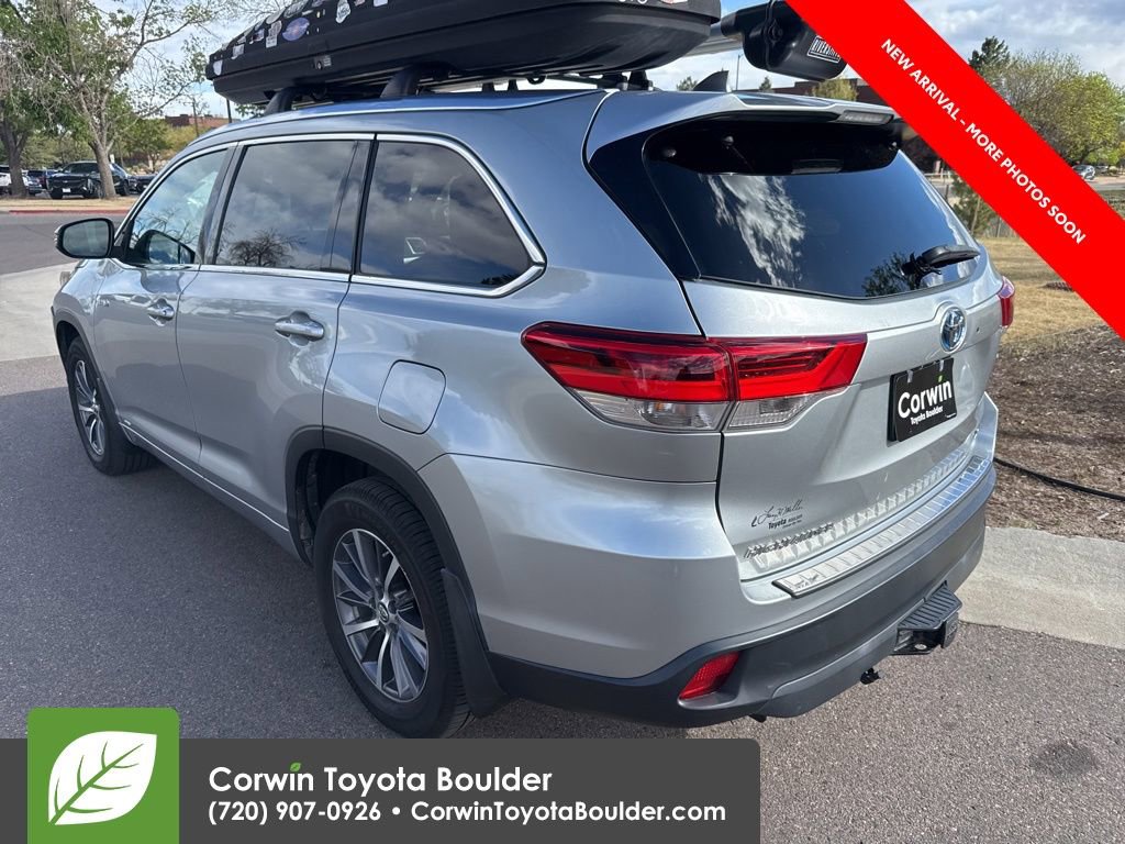 Used 2017 Toyota Highlander XLE AWD/4WD image 5