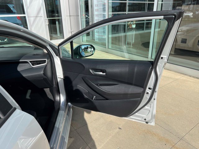 Used 2021 Toyota Corolla LE w/ Carpet Mat Package (TMS) FWD image 34