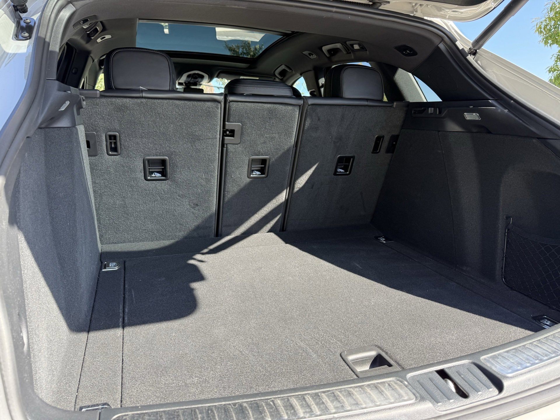 Used 2025 Porsche Macan image 33