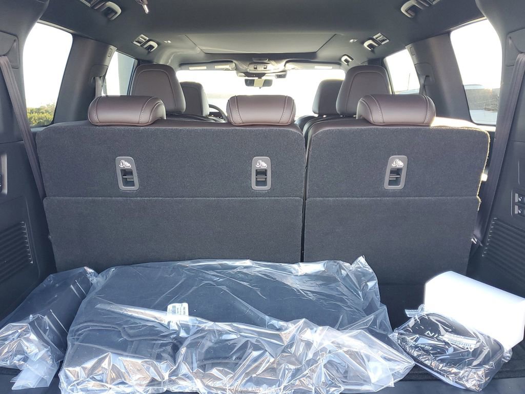 New 2026 Nissan Armada Platinum image 6