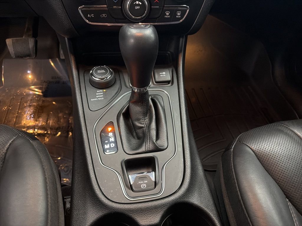 Used 2021 Jeep Cherokee Latitude Lux w/ Trailer Tow Group image 17