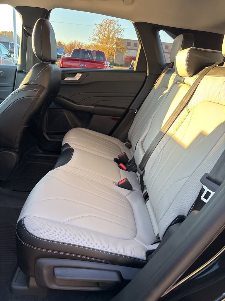 New 2026 Ford Escape SE w/ PHEV Premium Package image 33