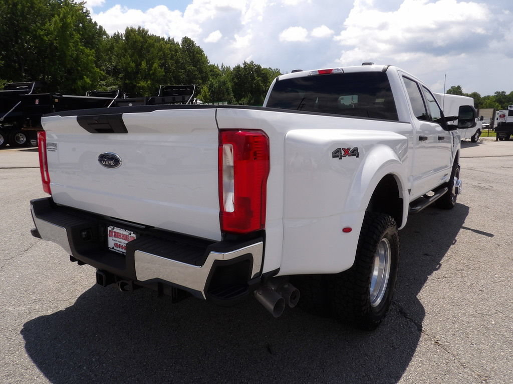 Used 2025 Ford F350 XLT AWD/4WD image 7