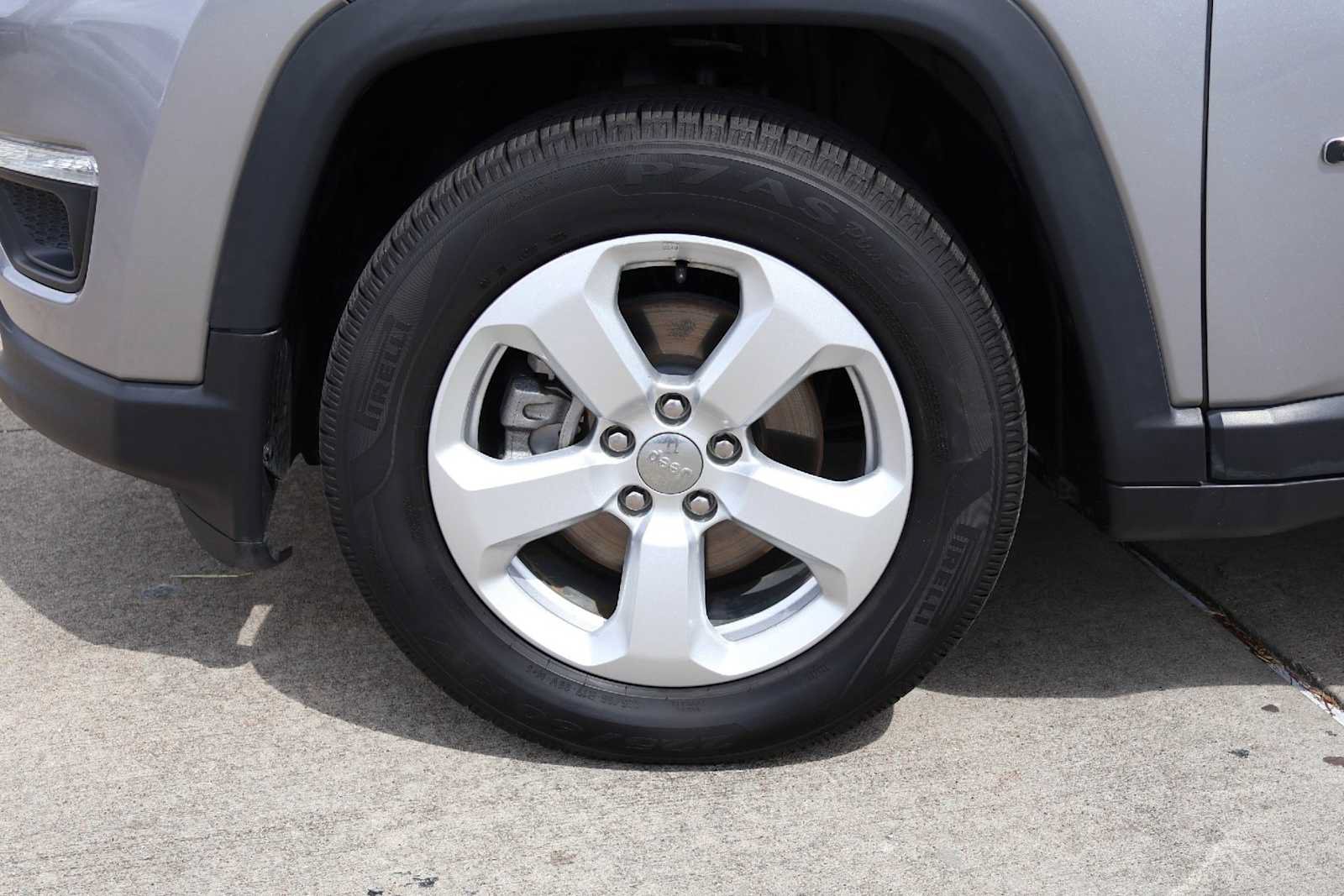 Used 2019 Jeep Compass Latitude w/ Popular Equipment Group FWD image 8